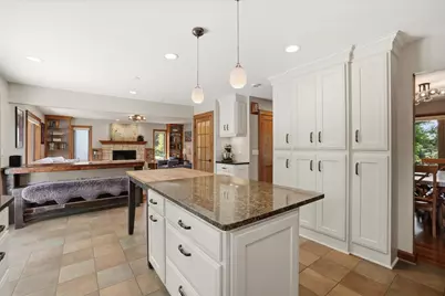 W343N6980  Circle Dr Dr, Lac La Belle, WI 53066 - Photo 6
