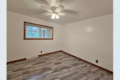 2127 N 122nd St, Wauwatosa, WI 53226 - Photo 26