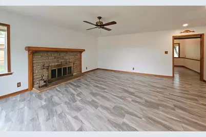 2127 N 122nd St, Wauwatosa, WI 53226 - Photo 24