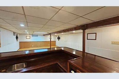 2127 N 122nd St, Wauwatosa, WI 53226 - Photo 32