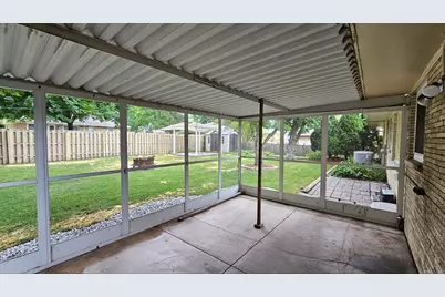 2127 N 122nd St, Wauwatosa, WI 53226 - Photo 10