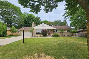2127 N 122nd St, Wauwatosa, WI 53226 - Photo 1