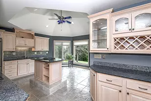 W215N5353 Ada Ct, Menomonee Falls, WI 53051 - Photo 10