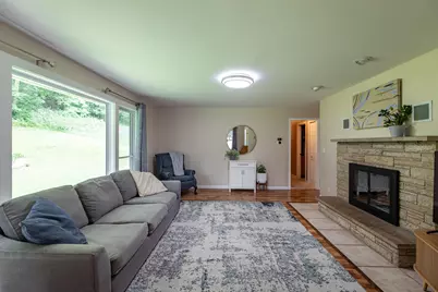 1301  31st Pl, La Crosse, WI 54601 - Photo 2