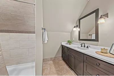 6336 W Locust St, Milwaukee, WI 53210 - Photo 30
