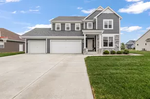 1384 Bluestem Trl, Oconomowoc, WI 53066 - Photo 2