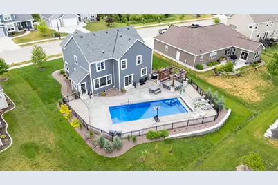 1384  Bluestem Trl, Oconomowoc, WI 53066 - Photo 46