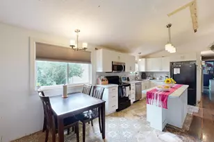 402 Cardinal Ave, Rockland, WI 54653 - Photo 8