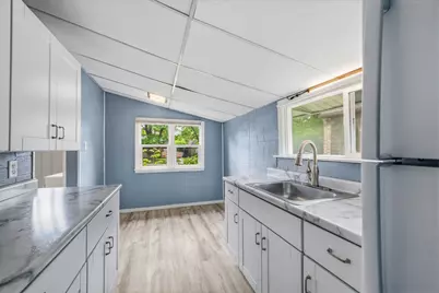 7139 W Saint Paul Ave, Milwaukee, WI 53213 - Photo 12