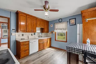 4710 W Sumac Pl, Milwaukee, WI 53219 - Photo 16