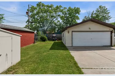 4710 W Sumac Pl, Milwaukee, WI 53219 - Photo 4