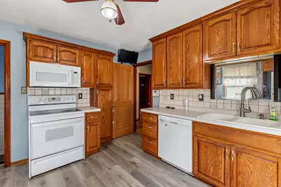 4710 W Sumac Pl, Milwaukee, WI 53219 - Photo 12