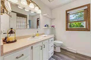 N78W15289 Haymeadow Rd, Menomonee Falls, WI 53051 - Photo 20