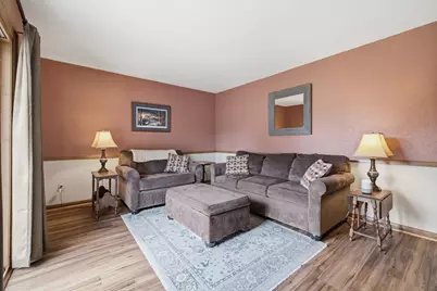 5249  Lakeside Dr, Greendale, WI 53129 - Photo 12