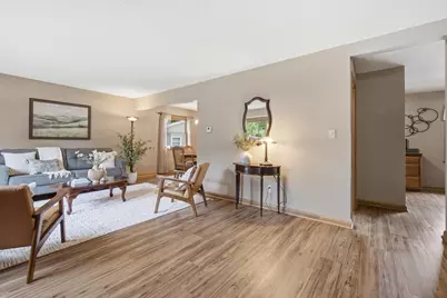 5249  Lakeside Dr, Greendale, WI 53129 - Photo 4