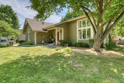 10929 W Hope Ave, Wauwatosa, WI 53222 - Photo 20