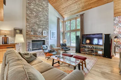 10929 W Hope Ave, Wauwatosa, WI 53222 - Photo 4