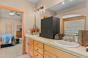 W230N7956 Bluebill Dr, Sussex, WI 53089 - Photo 22