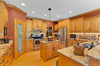 W230N7956  Bluebill Dr, Sussex, WI 53089 - Photo 12