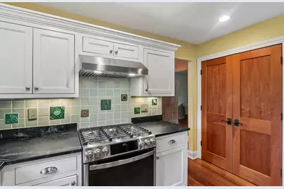 7400 N Pierron Rd, Glendale, WI 53209 - Photo 10