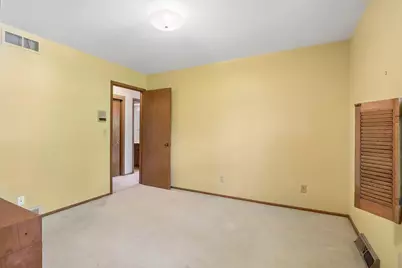 7400 N Pierron Rd, Glendale, WI 53209 - Photo 28