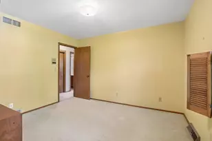 7400 N Pierron Rd, Glendale, WI 53209 - Photo 28