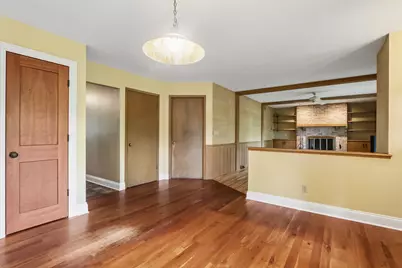 7400 N Pierron Rd, Glendale, WI 53209 - Photo 12