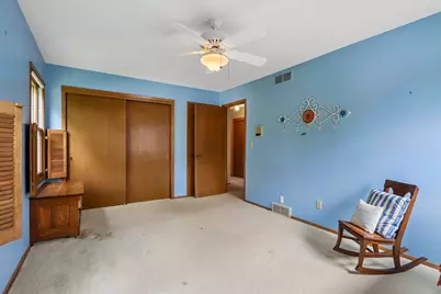 7400 N Pierron Rd, Glendale, WI 53209 - Photo 26