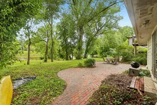 7400 N Pierron Rd, Glendale, WI 53209 - Photo 36