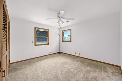 2736  Shamrock Dr, Racine, WI 53406 - Photo 22