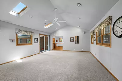 2736  Shamrock Dr, Racine, WI 53406 - Photo 14