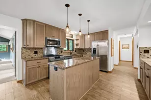 2736 Shamrock Dr, Racine, WI 53406 - Photo 6