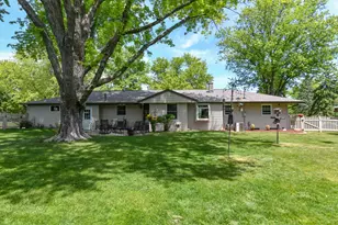 875 Plateau Ln, Brookfield, WI 53186 - Photo 40