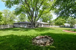 875 Plateau Ln, Brookfield, WI 53186 - Photo 24