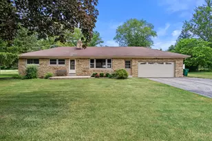 W147N5010 Dolphin Dr, Menomonee Falls, WI 53051 - Photo 1