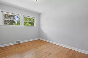 W147N5010 Dolphin Dr, Menomonee Falls, WI 53051 - Photo 18