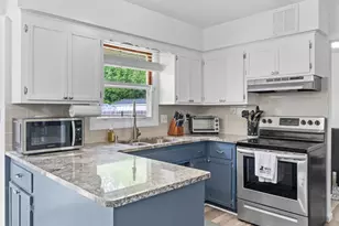 5150 W Fairy Chasm Rd, Brown Deer, WI 53223 - Photo 6