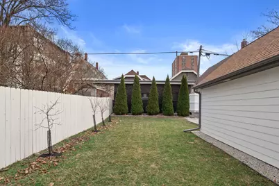 1850 N Arlington Pl, Milwaukee, WI 53202 - Photo 30