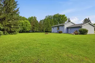 W226N8085 Rolling Hills Dr, Lisbon, WI 53089 - Photo 2