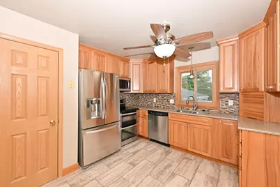 12237 W Larkspur Rd, Franklin, WI 53132 - Photo 10