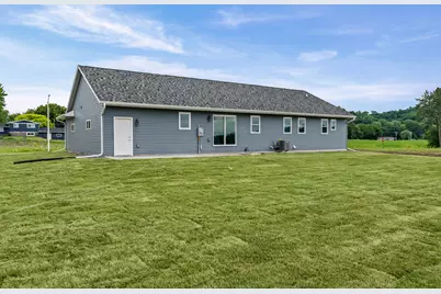 1212  Leo Dr, Holmen, WI 54636 - Photo 28