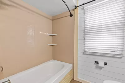 218 E Washington St, Slinger, WI 53086 - Photo 12