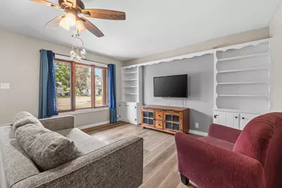 218 E Washington St, Slinger, WI 53086 - Photo 8