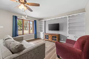 218 E Washington St, Slinger, WI 53086 - Photo 8