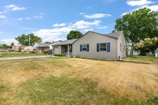 218 E Washington St, Slinger, WI 53086 - Photo 4