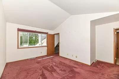 13526 W Fountain Ct, New Berlin, WI 53151 - Photo 18