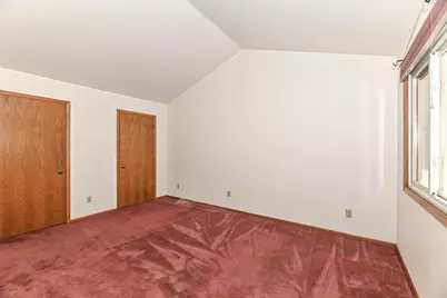 13526 W Fountain Ct, New Berlin, WI 53151 - Photo 16