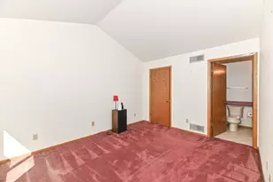 13526 W Fountain Ct, New Berlin, WI 53151 - Photo 22