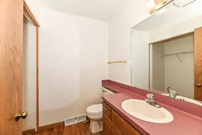 13526 W Fountain Ct, New Berlin, WI 53151 - Photo 14