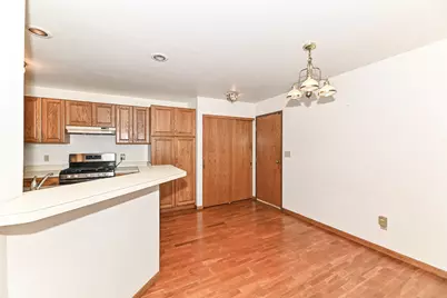 13526 W Fountain Ct, New Berlin, WI 53151 - Photo 10